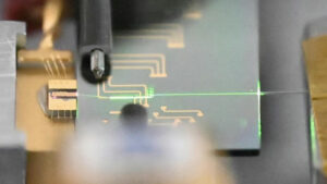 Chip scale, ultrafast mode-locked laser based on nanophotonic lithium niobate.