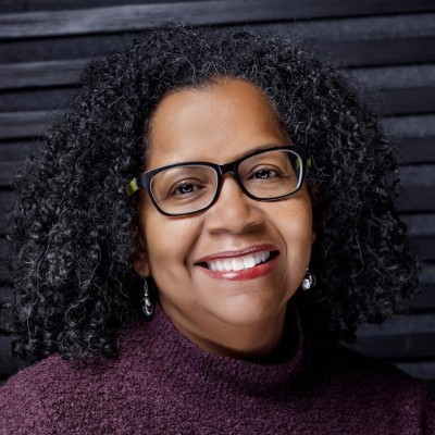 Evelyn Román Lazén headshot